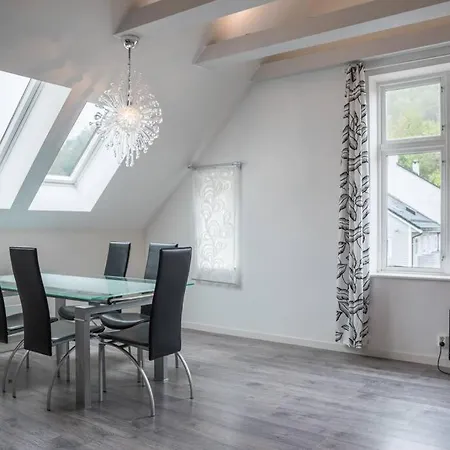 Modern 7 Min To Center Apartment Bergen