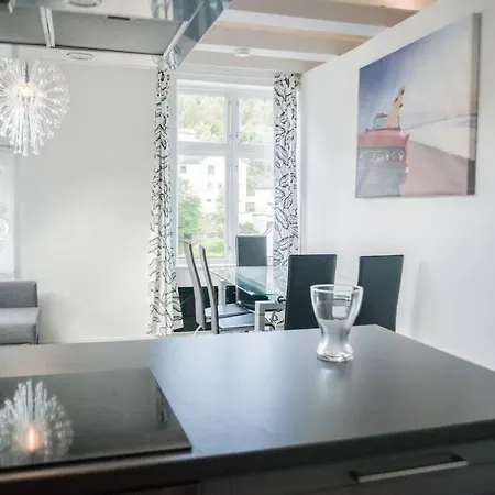 Modern 7 Min To Center