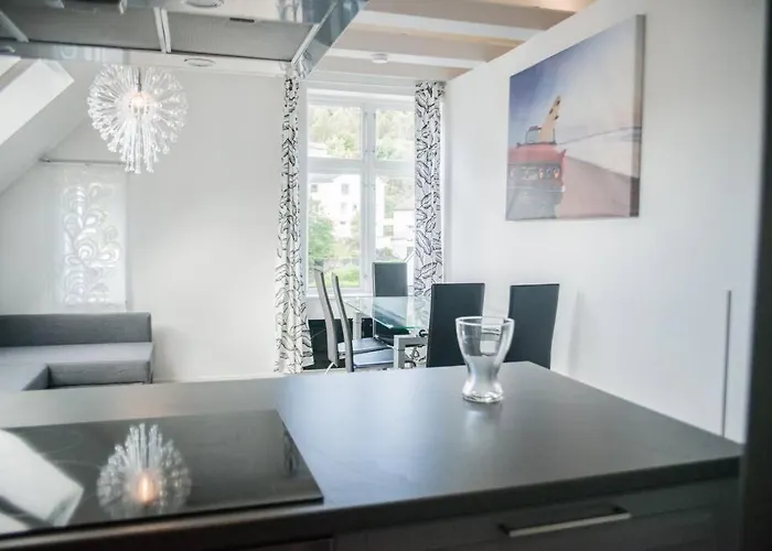 Modern 7 Min To Center