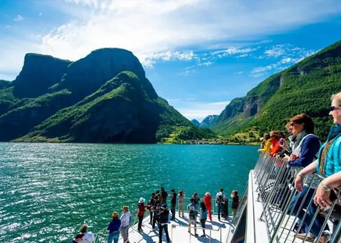 Modern 7 Min To Center *